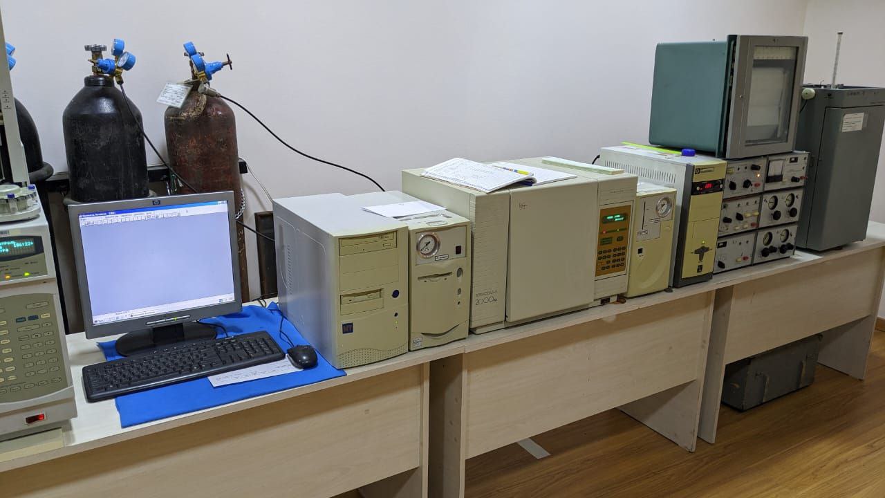 EXTRALAB laboratory — testing area and instruments