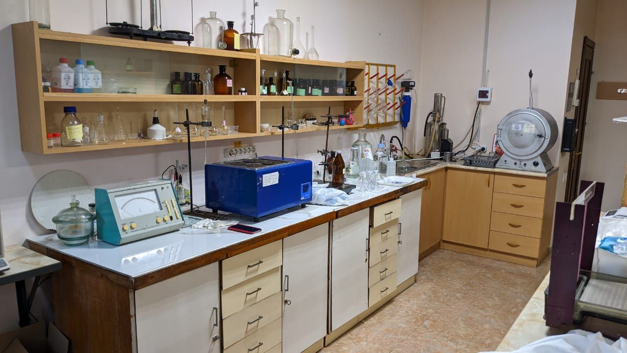 Лаборатория EXTRALAB — общий вид лаборатории с оборудованием